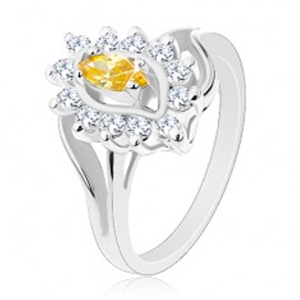 Šperky eshop Trblietavý prsteň v striebornom odtieni, žlté zrnko, číre zirkóniky - Veľkosť: 54 mm