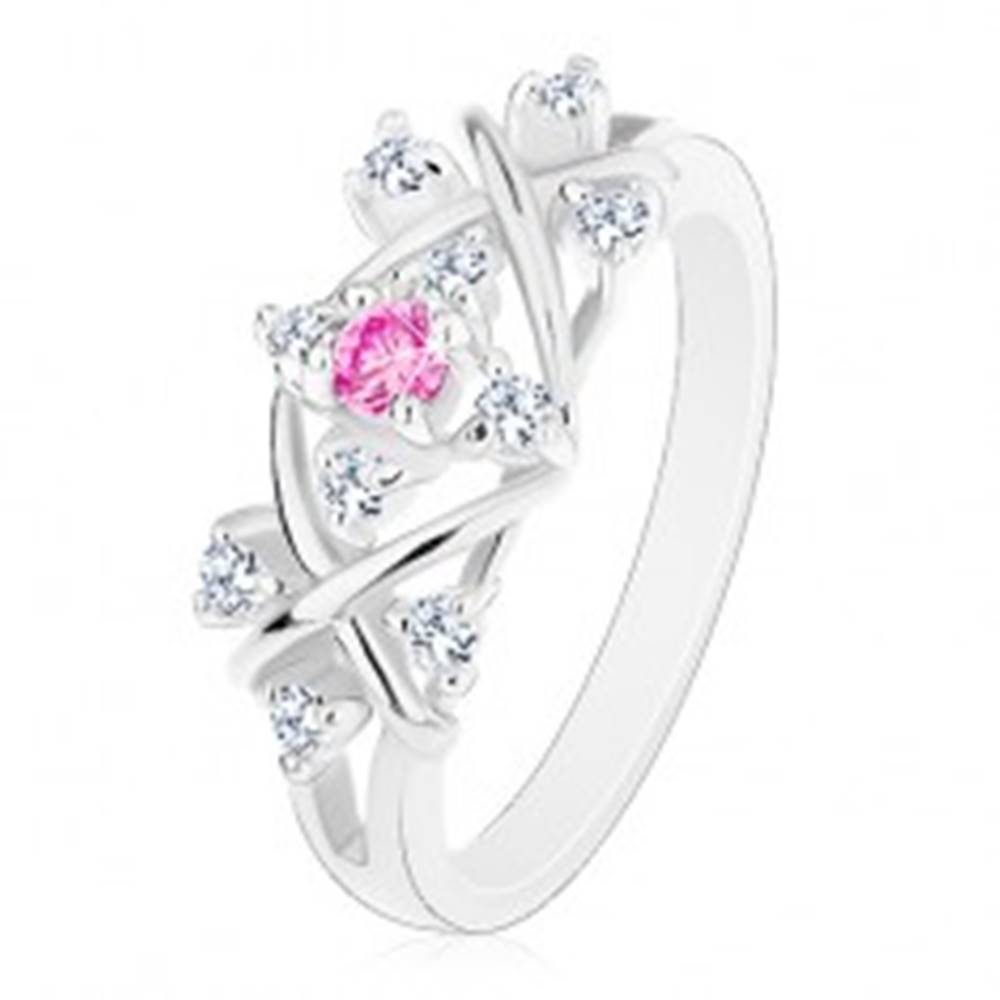 Šperky eshop Prsteň striebornej farby, lesklé prekrížené línie, zirkóny čírej a ružovej farby - Veľkosť: 56 mm