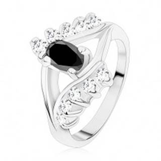 Lesklý prsteň v striebornej farbe, hladké a zirkónové línie, čierny ovál - Veľkosť: 49 mm