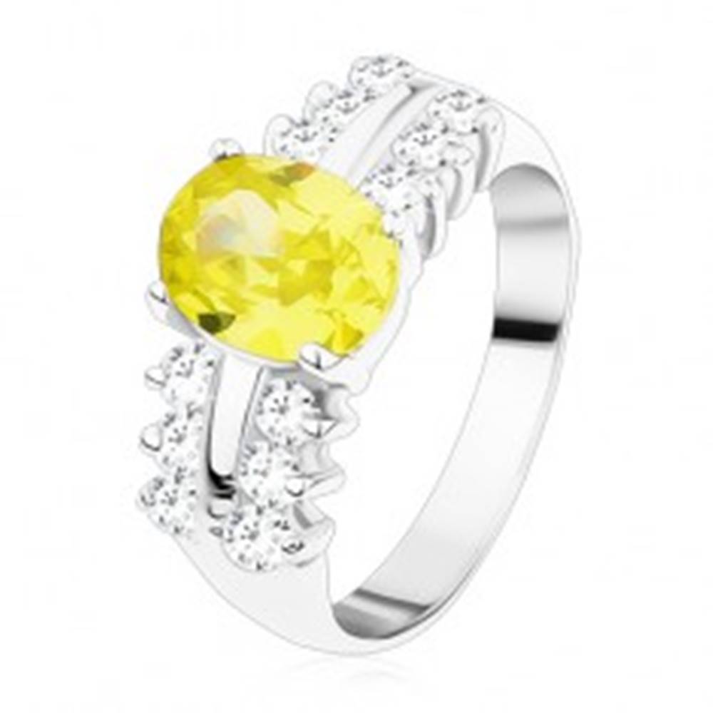 Šperky eshop Ligotavý prsteň z ocele, číre zirkónové línie, oválny svetlozelený zirkón - Veľkosť: 49 mm