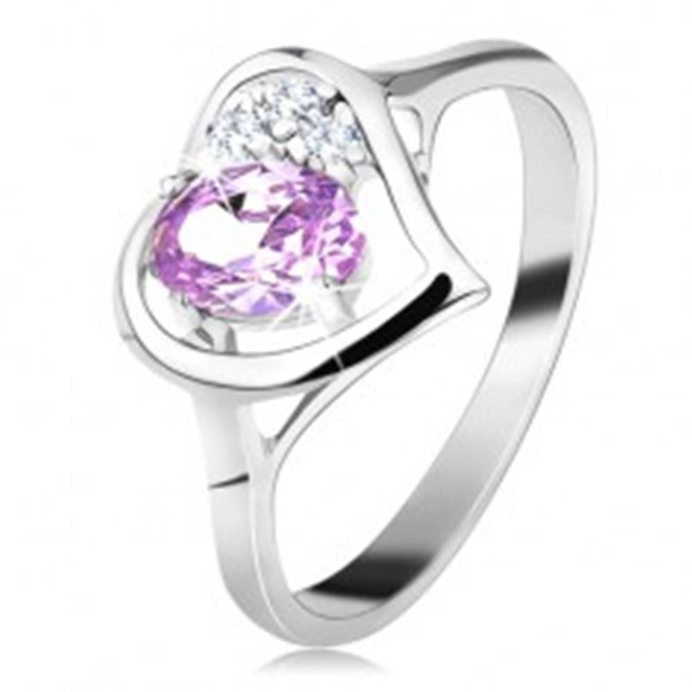 Šperky eshop Lesklý prsteň v striebornej farbe s obrysom srdca, svetlofialový oválny zirkón - Veľkosť: 49 mm
