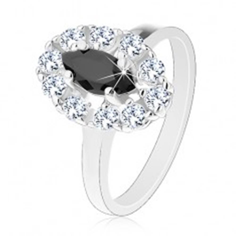 Šperky eshop Lesklý prsteň v striebornom odtieni, čierne zrnko s čírou zirkónovou obrubou - Veľkosť: 55 mm