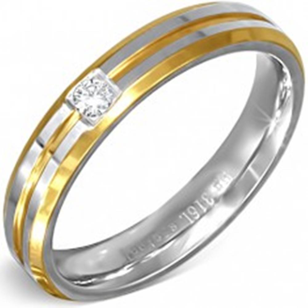 Šperky eshop Prsteň strieborno-zlatej farby z ocele s malým čírym zirkónom - Veľkosť: 49 mm