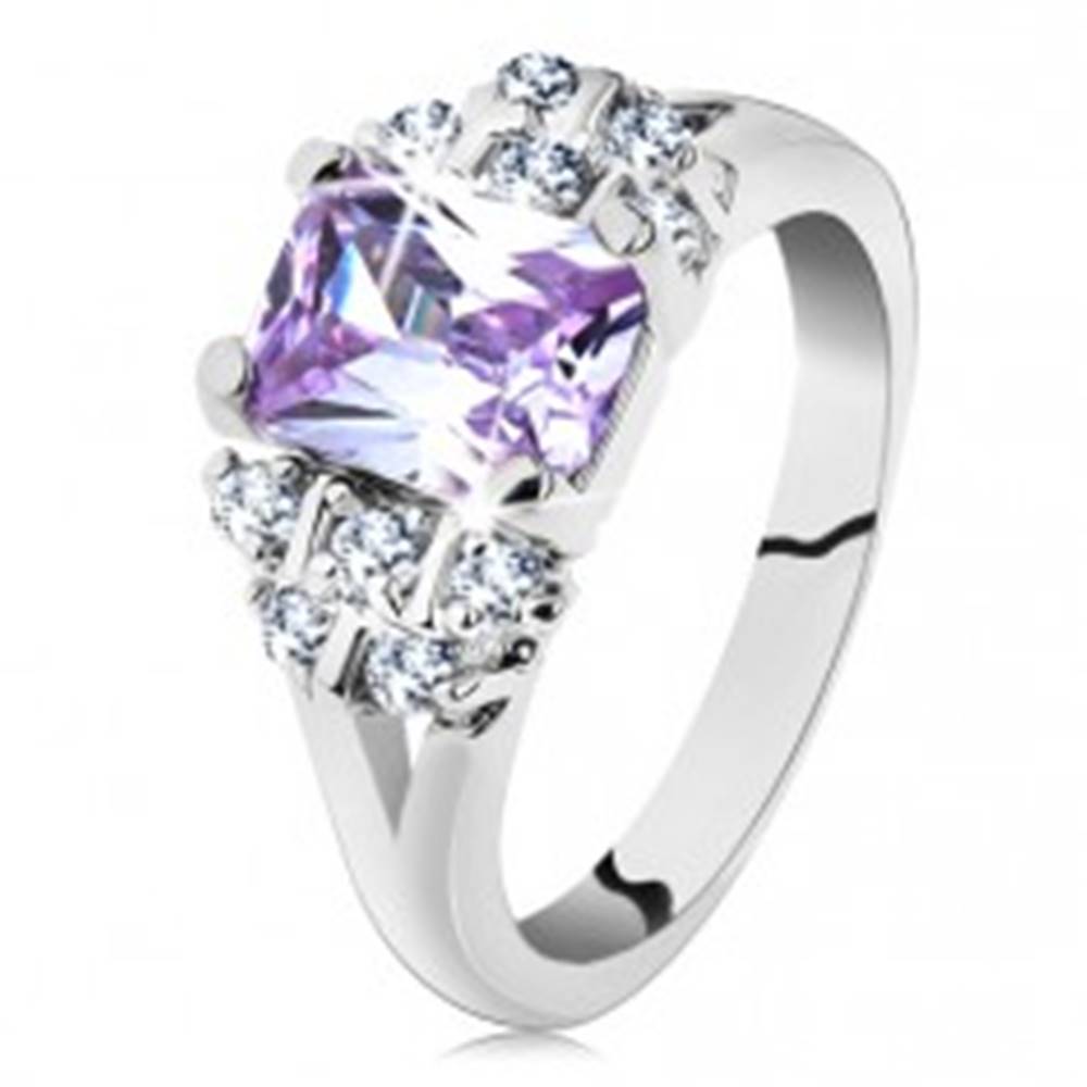Šperky eshop Prsteň v striebornom odtieni s rozvetvenými ramenami, svetlofialový zirkón - Veľkosť: 49 mm