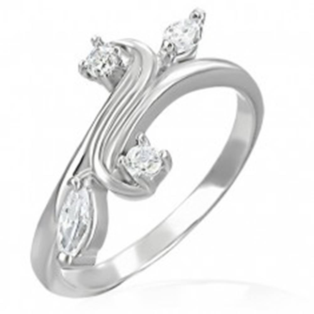 Šperky eshop Snubný prsteň - rozvetvenie ukončené so zirkónmi - Veľkosť: 48 mm