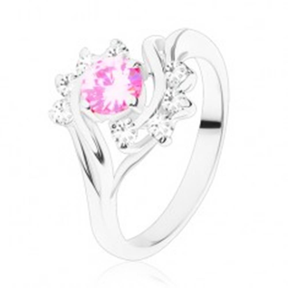 Šperky eshop Lesklý prsteň s úzkymi ramenami v striebornej farbe, ružový zirkón, číry oblúk - Veľkosť: 51 mm