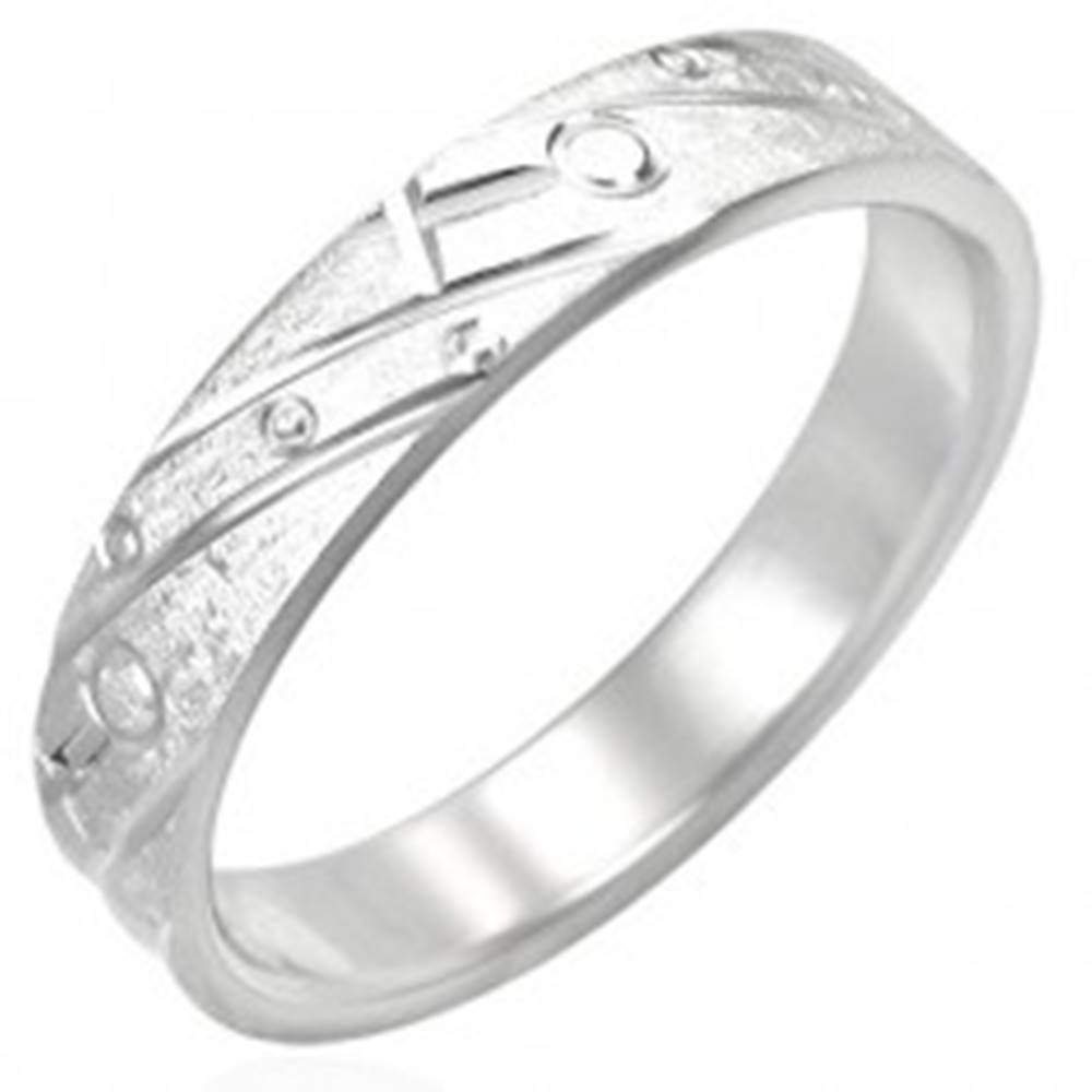 Šperky eshop Oceľový prsteň - matný s gravírovaným vzorom - Veľkosť: 49 mm
