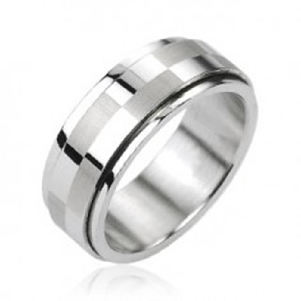 Šperky eshop Oceľový prsteň striebornej farby, otáčací stredový pás s motívom šachovnice - Veľkosť: 58 mm