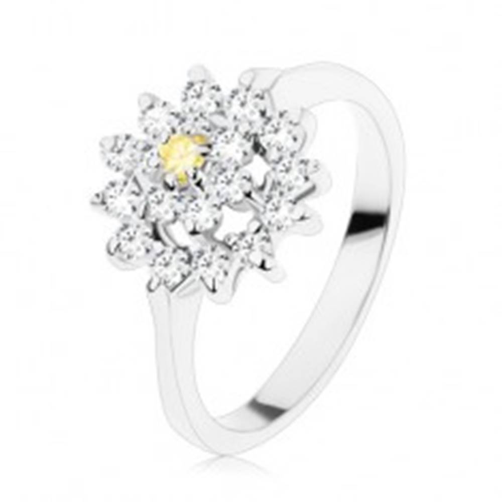 Šperky eshop Prsteň s lesklými ramenami, zirkónový kvet v žltej a čírej farbe, ligotavý kruh - Veľkosť: 49 mm