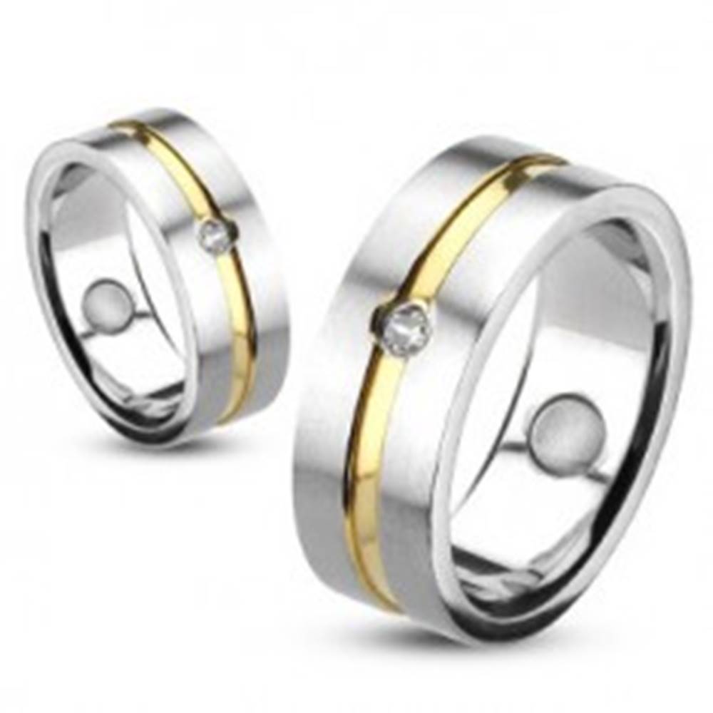 Šperky eshop Prsteň z ocele so zlatou líniou a vsadeným zirkónom - Veľkosť: 48 mm
