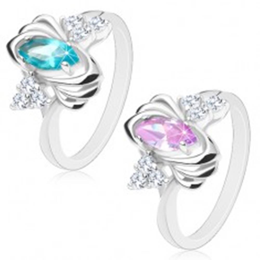 Šperky eshop Lesklý prsteň striebornej farby, farebné zrnko, trojice čírych zirkónikov, oblúčiky - Veľkosť: 52 mm, Farba: Svetlofialová