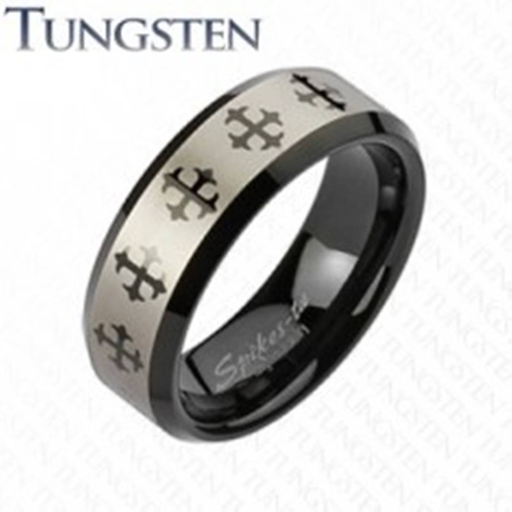 Šperky eshop Wolfrámový prsteň s krížom a pásom striebornej farby - Veľkosť: 49 mm