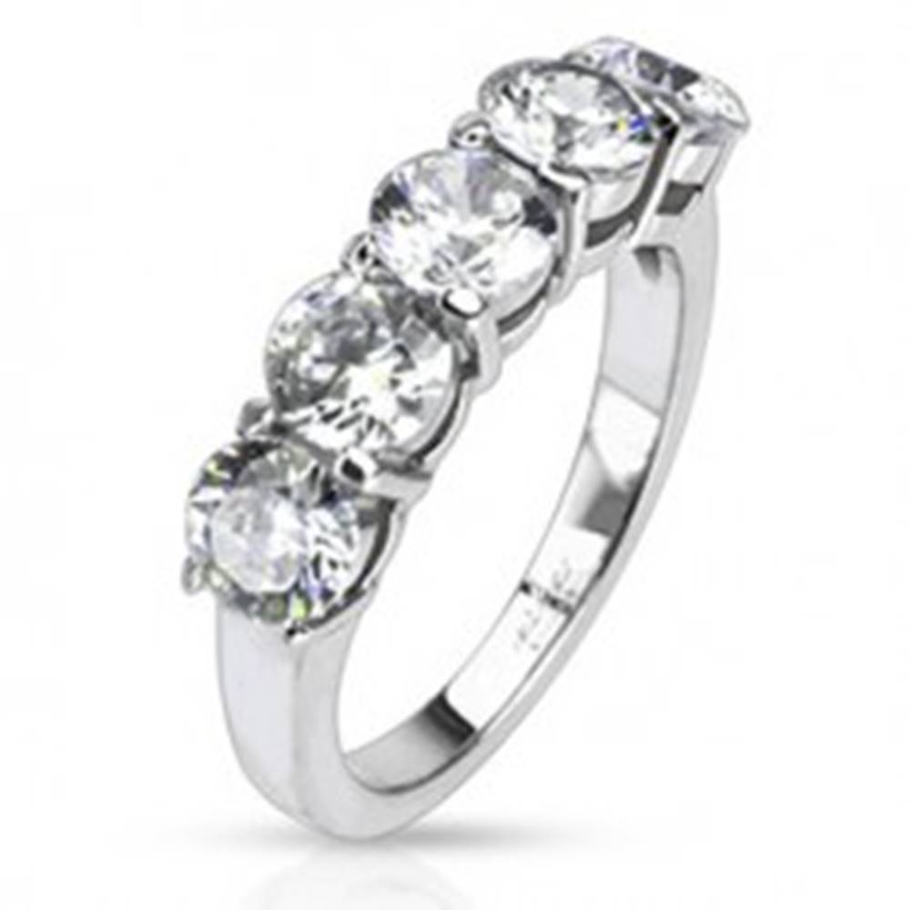 Šperky eshop Oceľový prsteň - päť okrúhlych čírych zirkónov v dvojitej objímke - Veľkosť: 48 mm