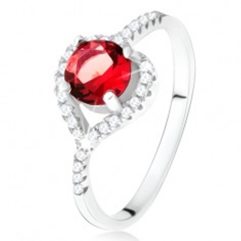 Šperky eshop Prsteň s asymetrickým zirkónovým srdcom, červený kameň, striebro 925 - Veľkosť: 49 mm