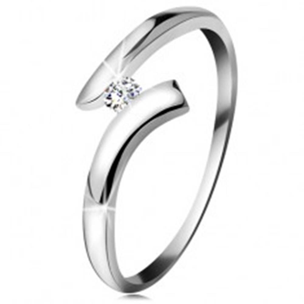 Šperky eshop Diamantový prsteň z bieleho 14K zlata - žiarivý číry briliant, lesklé zahnuté ramená - Veľkosť: 49 mm