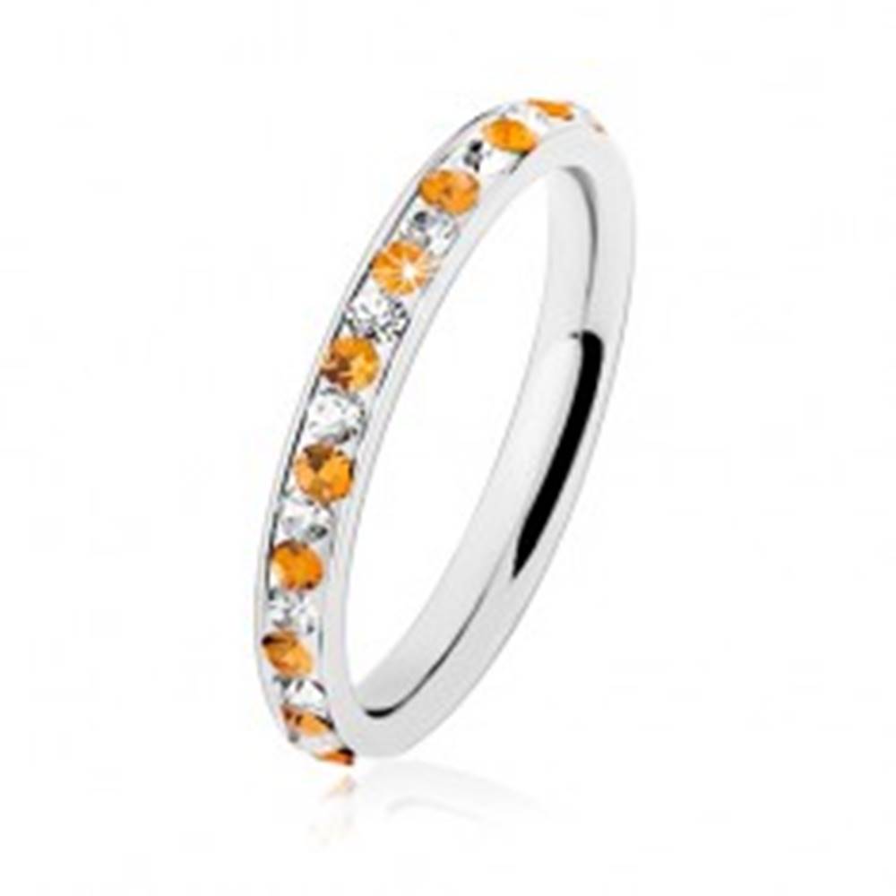 Šperky eshop Oceľový prsteň striebornej farby, číre a oranžové zirkóniky, biela glazúra - Veľkosť: 49 mm