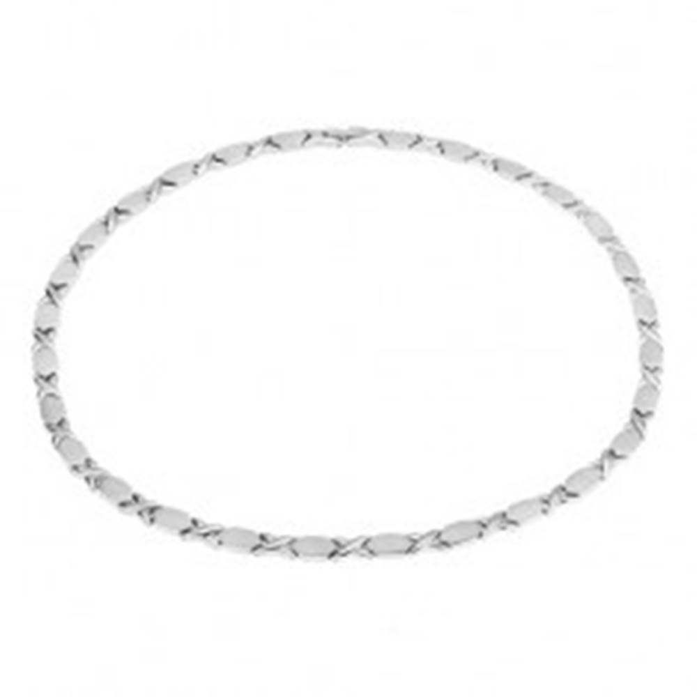 Šperky eshop Náhrdelník z ocele, strieborná farba, články "X", šesťuholníky, magnety - Dĺžka: 490 mm