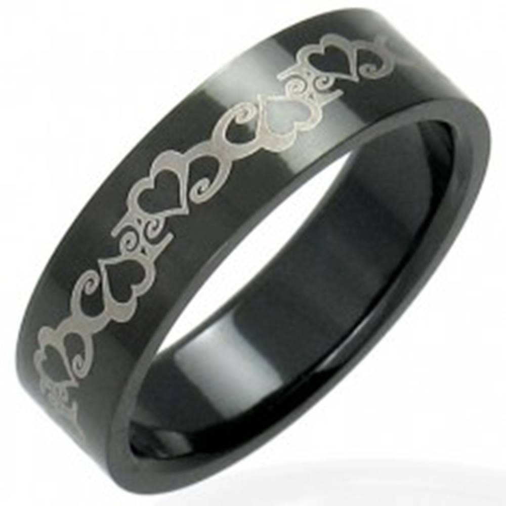 Šperky eshop Oceľový čierny prsteň so srdiečkami - Veľkosť: 54 mm