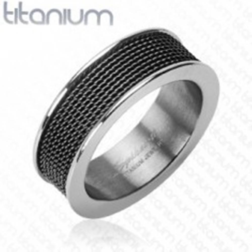 Šperky eshop Titánový prsteň - čierna mriežka - Veľkosť: 58 mm