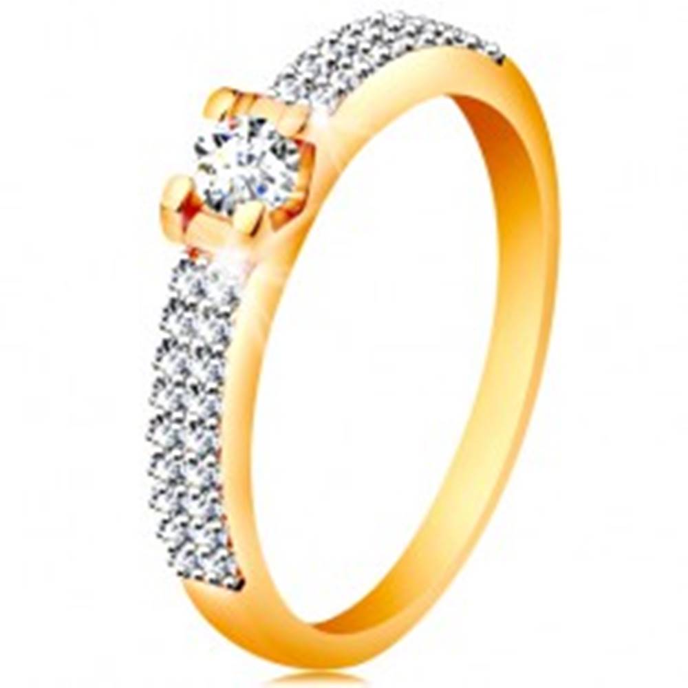 Šperky eshop Zlatý 14K prsteň - trblietavé ramená, okrúhly číry zirkón v hranatom kotlíku - Veľkosť: 49 mm