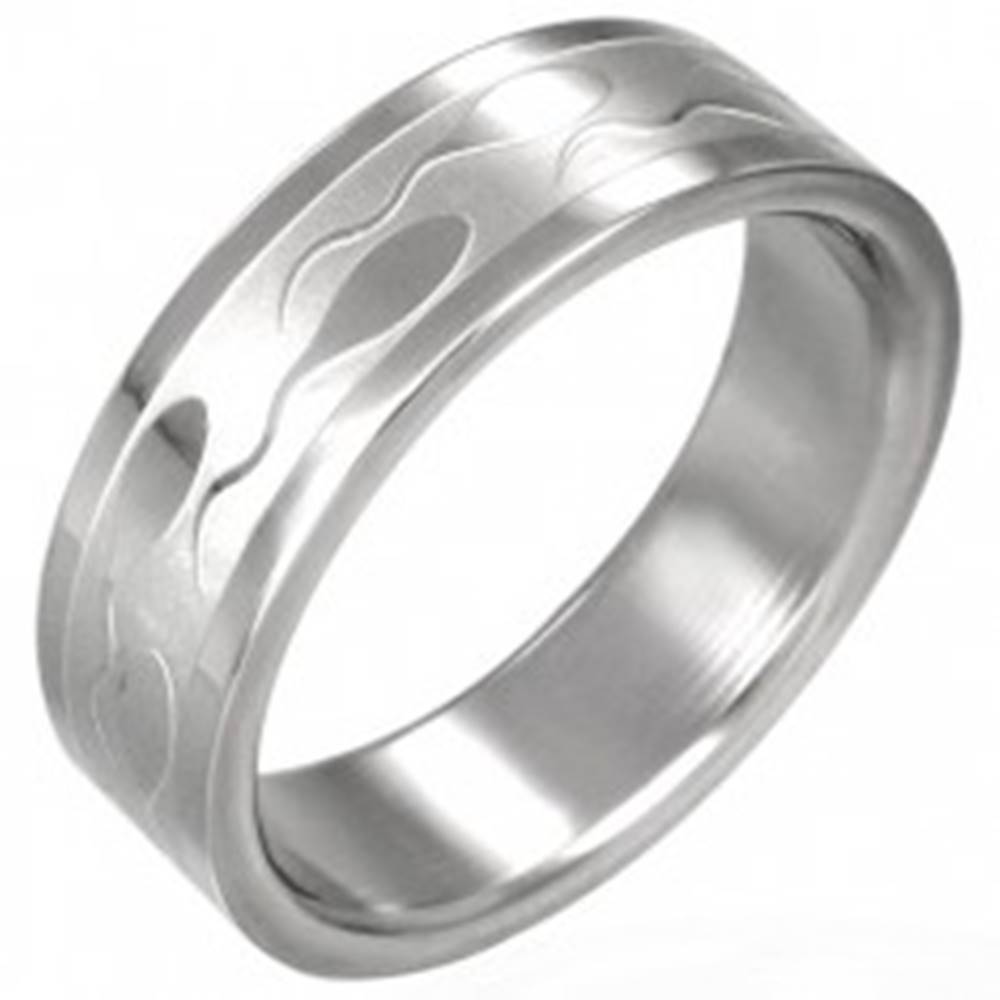 Šperky eshop Oceľový prsteň – lesklý povrch, vyryté motívy žubrienok, 6 mm - Veľkosť: 51 mm