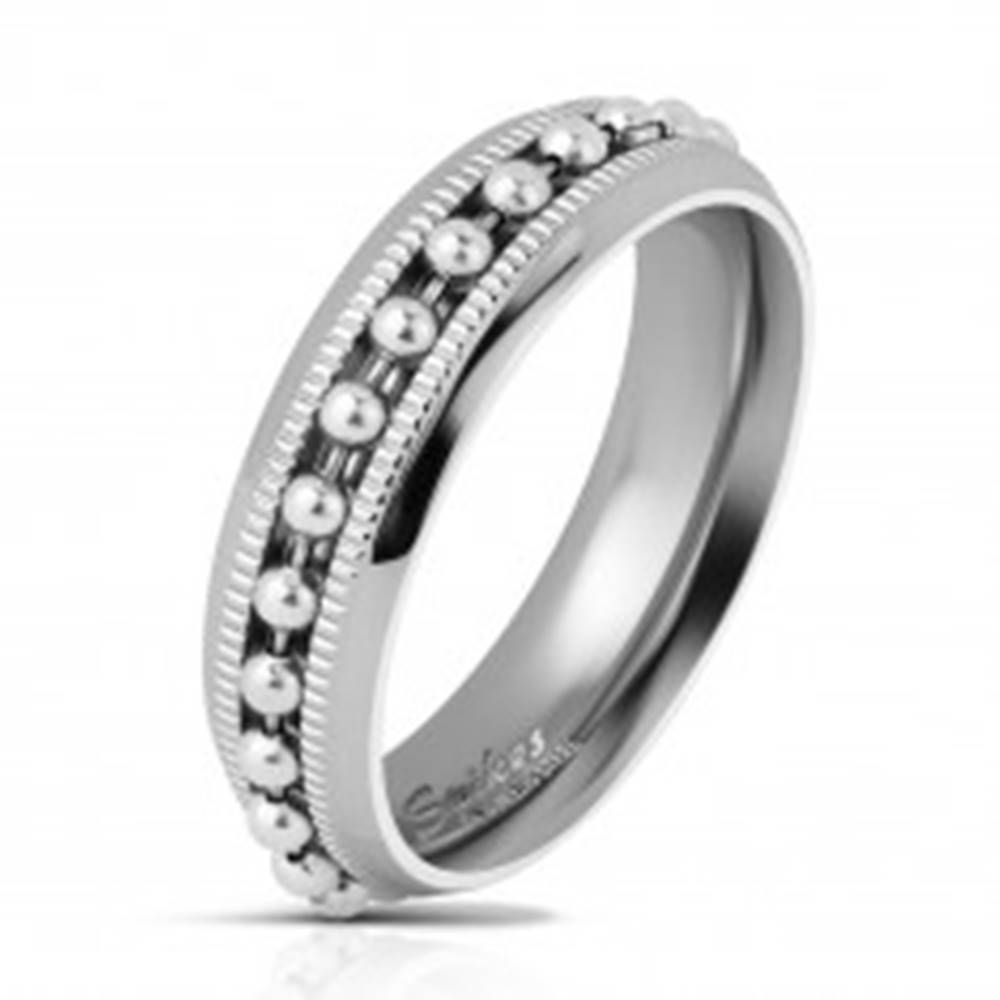 Šperky eshop Lesklý oceľový prsteň striebornej farby, guličková retiazka, vrúbkované línie, 6 mm - Veľkosť: 49 mm