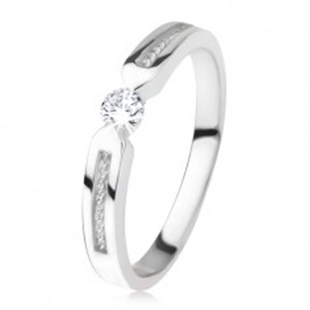 Šperky eshop Lesklý prsteň zo striebra 925, číry zirkón, dva pásy, špirála - Veľkosť: 45 mm