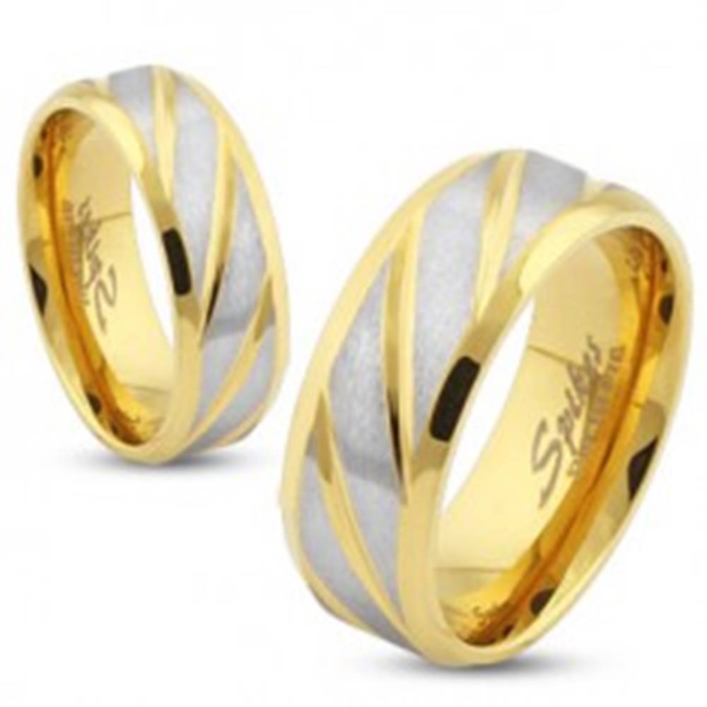 Šperky eshop Obrúčka zlatej farby z ocele, matné šikmé pásiky v striebornom odtieni, 8 mm - Veľkosť: 59 mm