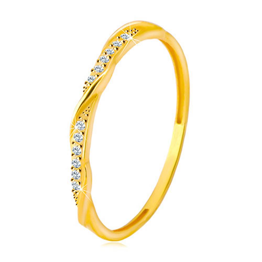Šperky eshop Prsteň zo žltého 14K zlata - číra zirkónová kontúra popretkávaná lesklou a hladkou líniou - Veľkosť: 48 mm